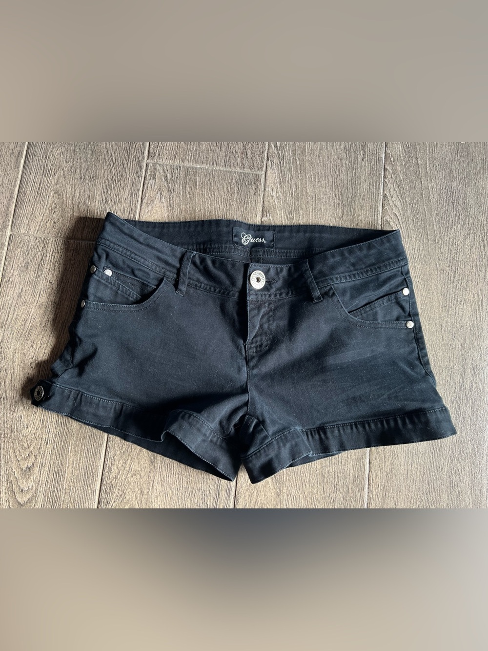 GUESS Black Denim Low Rise Cuffed Jean Shorts Five Pocket Triangle Logo Size 28